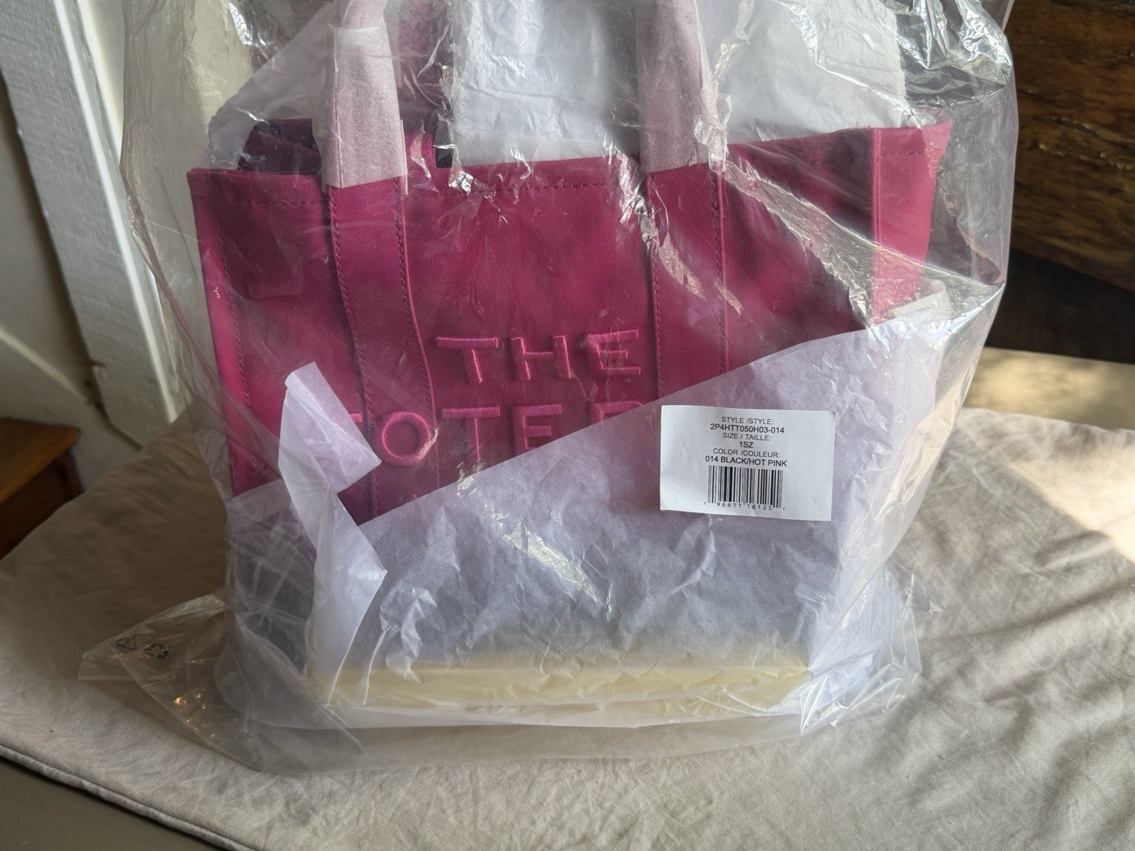 Marc Jacobs Medium Tote Bag Ombre Black Hot Pink NWT 2P4HTT050H03-014