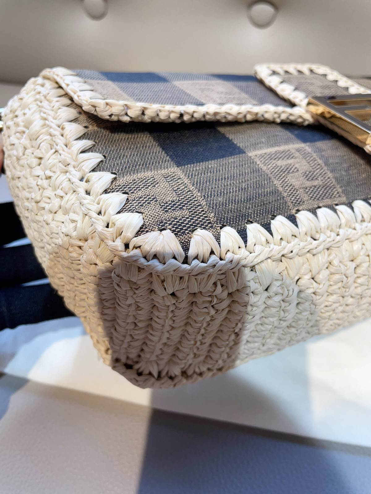 Fendi Medium Raffia Woven Baguette, （26×13×7）cm