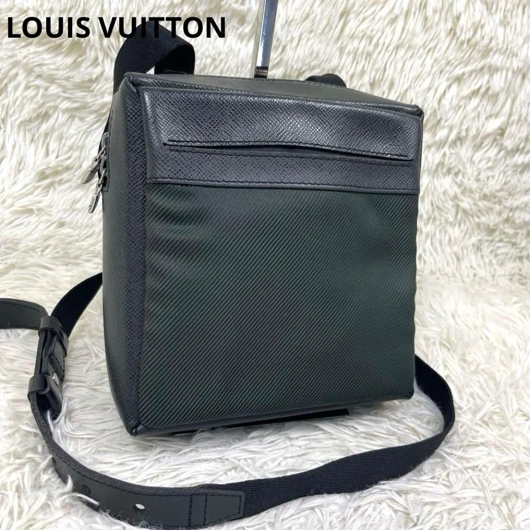Excellent Condition Louis Vuitton Shoulder Bag Taiga Sayang Grizzly M30908 From
