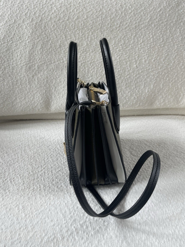 NWT Michael Kors Mercer Medium Messenger Crossbody Leath Bag in Olive Green