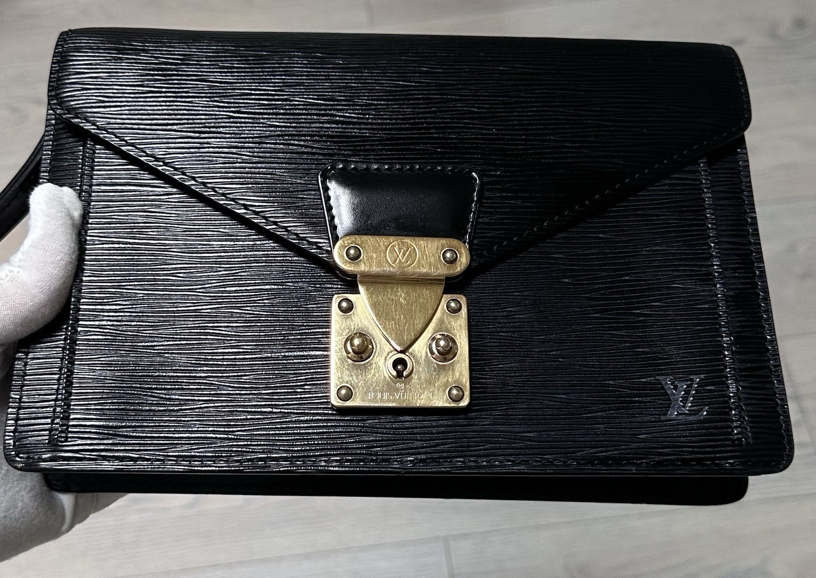 Louis Vuitton Black Epi Pochette Sellier Dragonne Clutch Wristlet Dust-bag COA