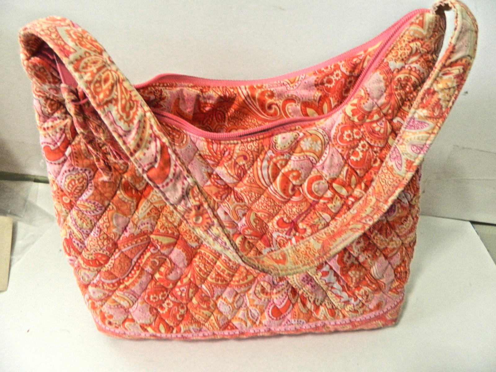 VERA BRADLEY ORANGE/PINK PAISLEY QUILTED SHOULDER PURSE BAG, ZIP CLOSURE
