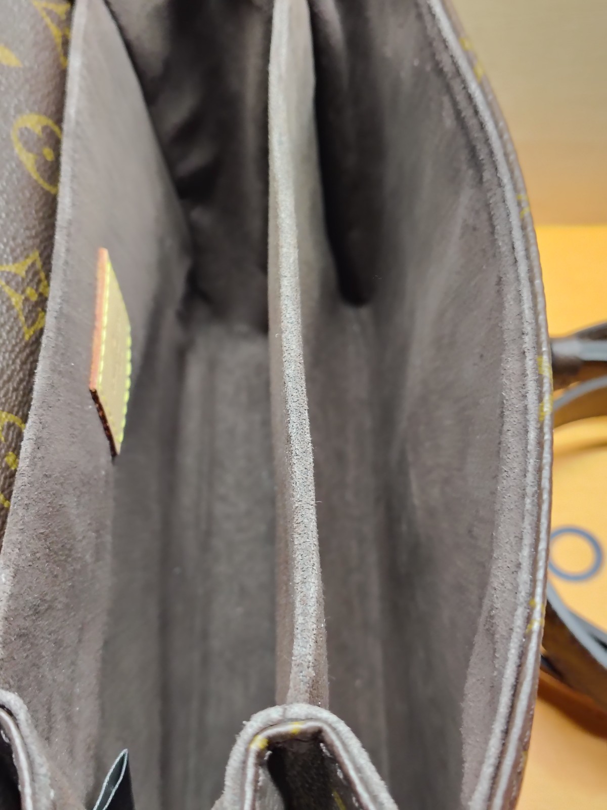 Louis Vuitton Pochette Metis, classic Monogram canvas, polished gold tone S lock