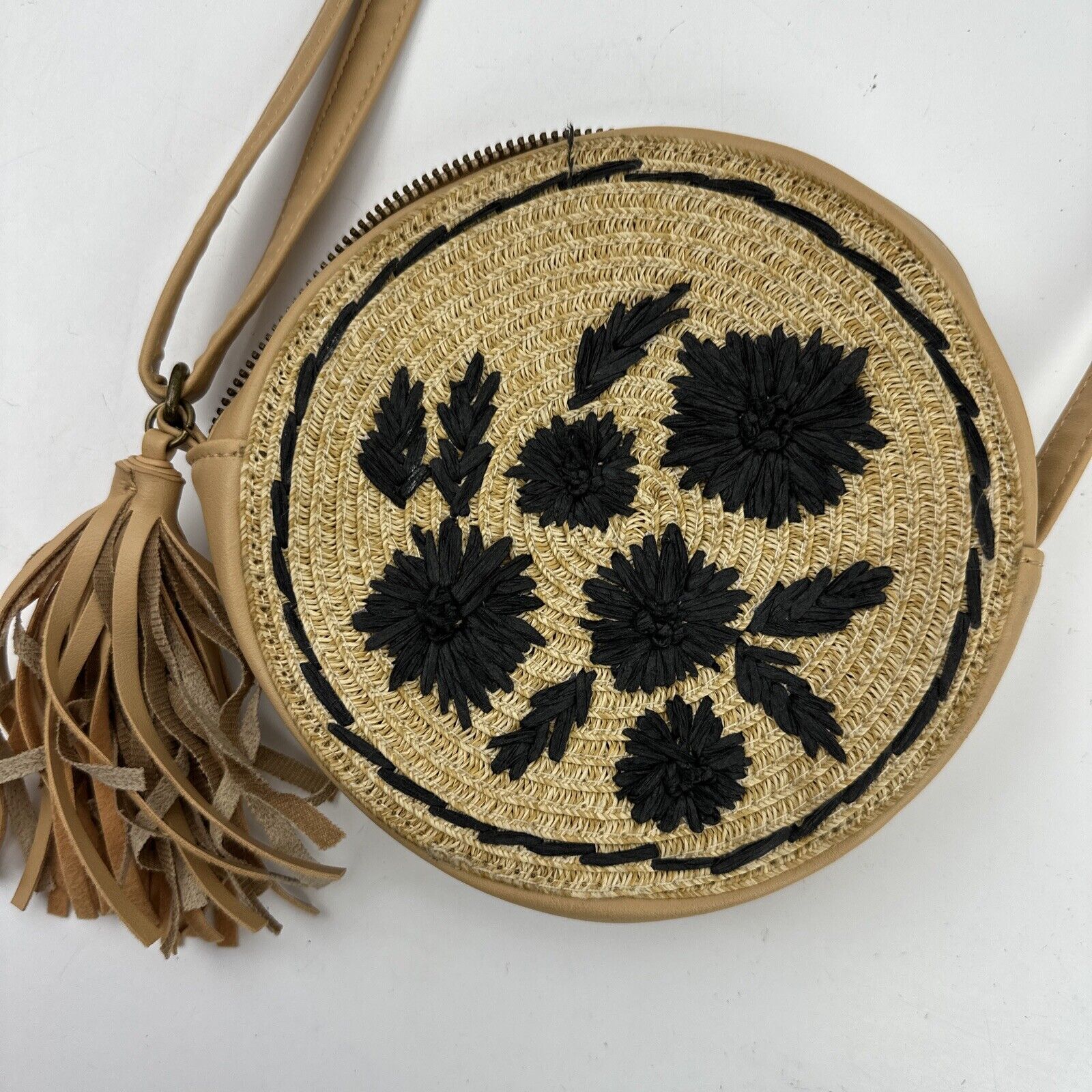 Art Class Circle Purse 6.5″ Handbag Tassle Weaved