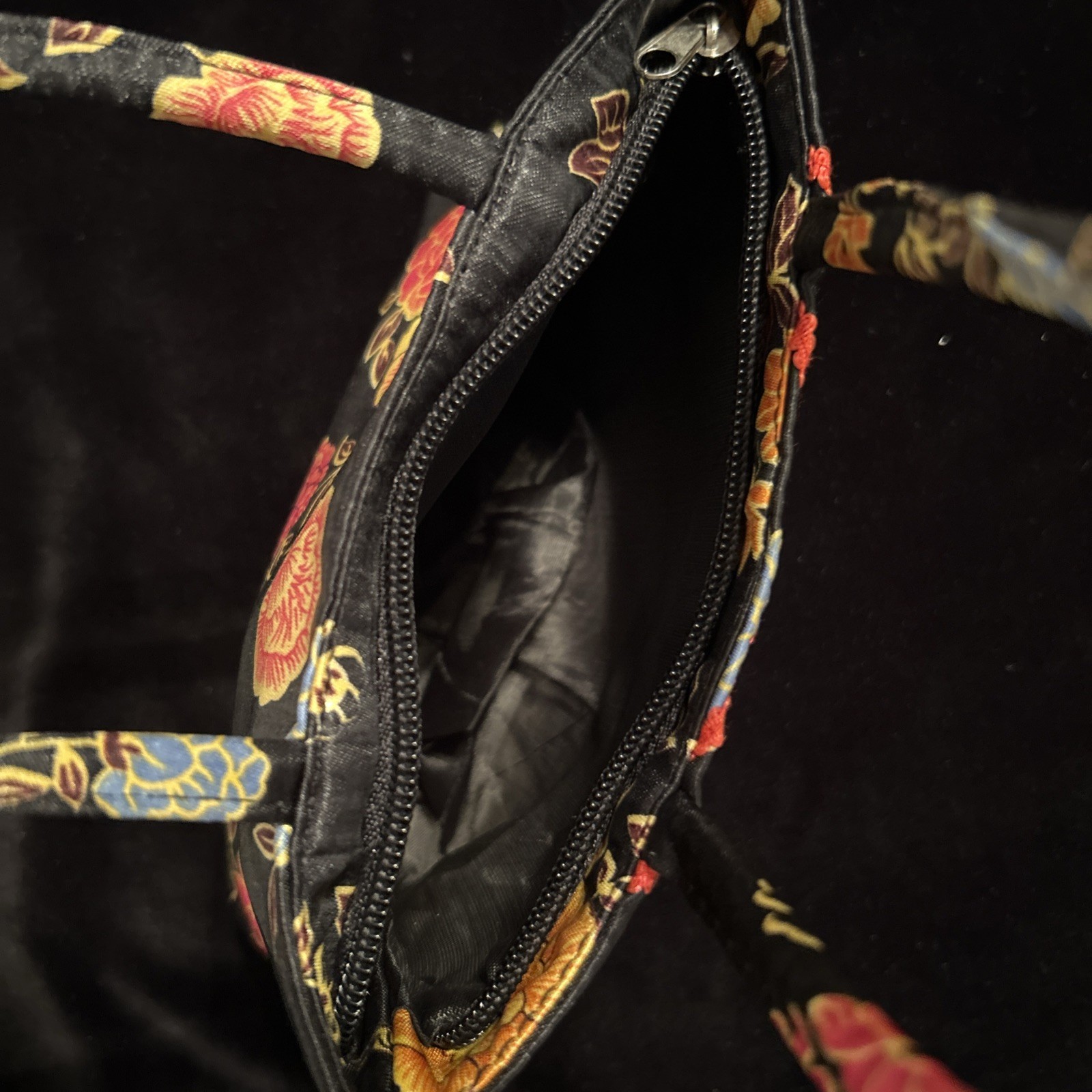Small Chinese Handbag / Purse, Evening Bag Zipper Satin Black Red Floral Print