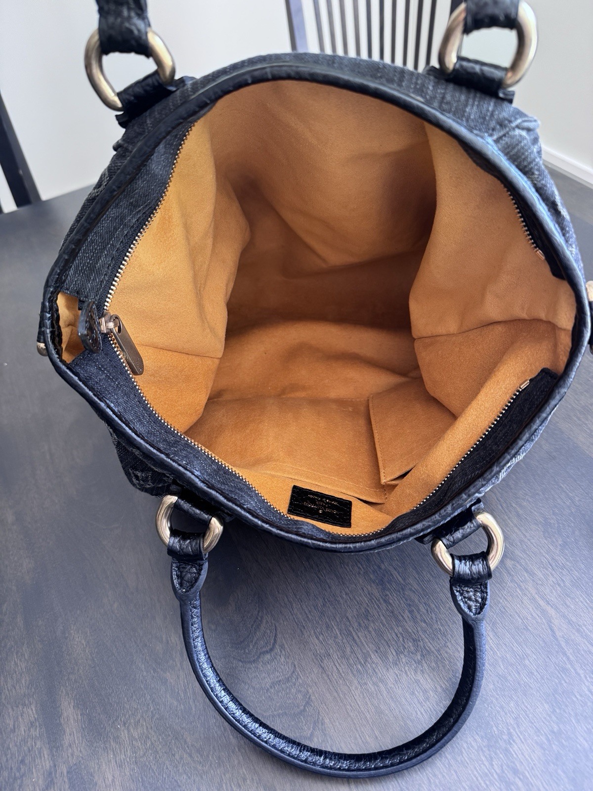 Louis Vuitton Monogram Neo Cabby Satchel Black Gray Zip Detachable Strap