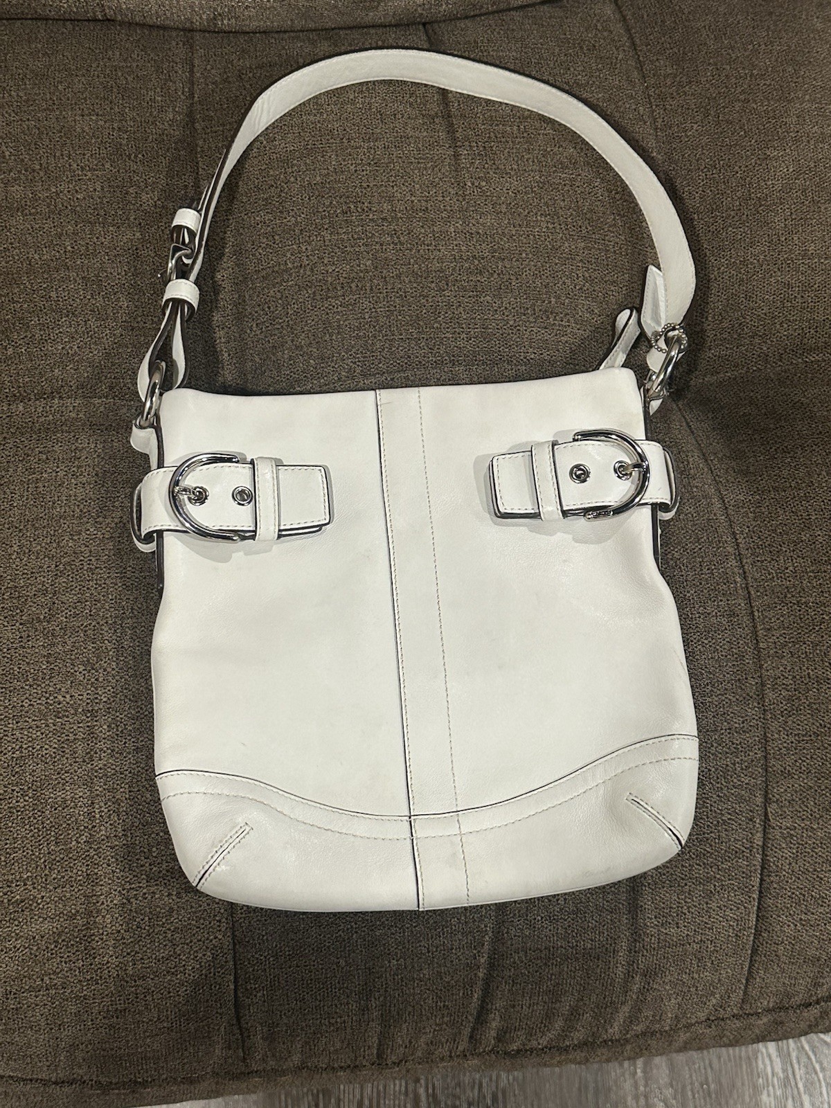 Vintage Coach Women’s White Zip Shoulder Bag, Silver Hardware, Buckle