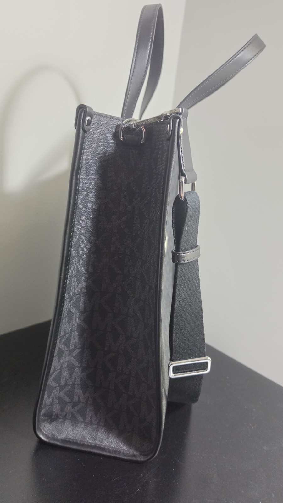 Michael Kors MK Signature Large Satchel Tote Gray/Black Snap, Detachable Strap