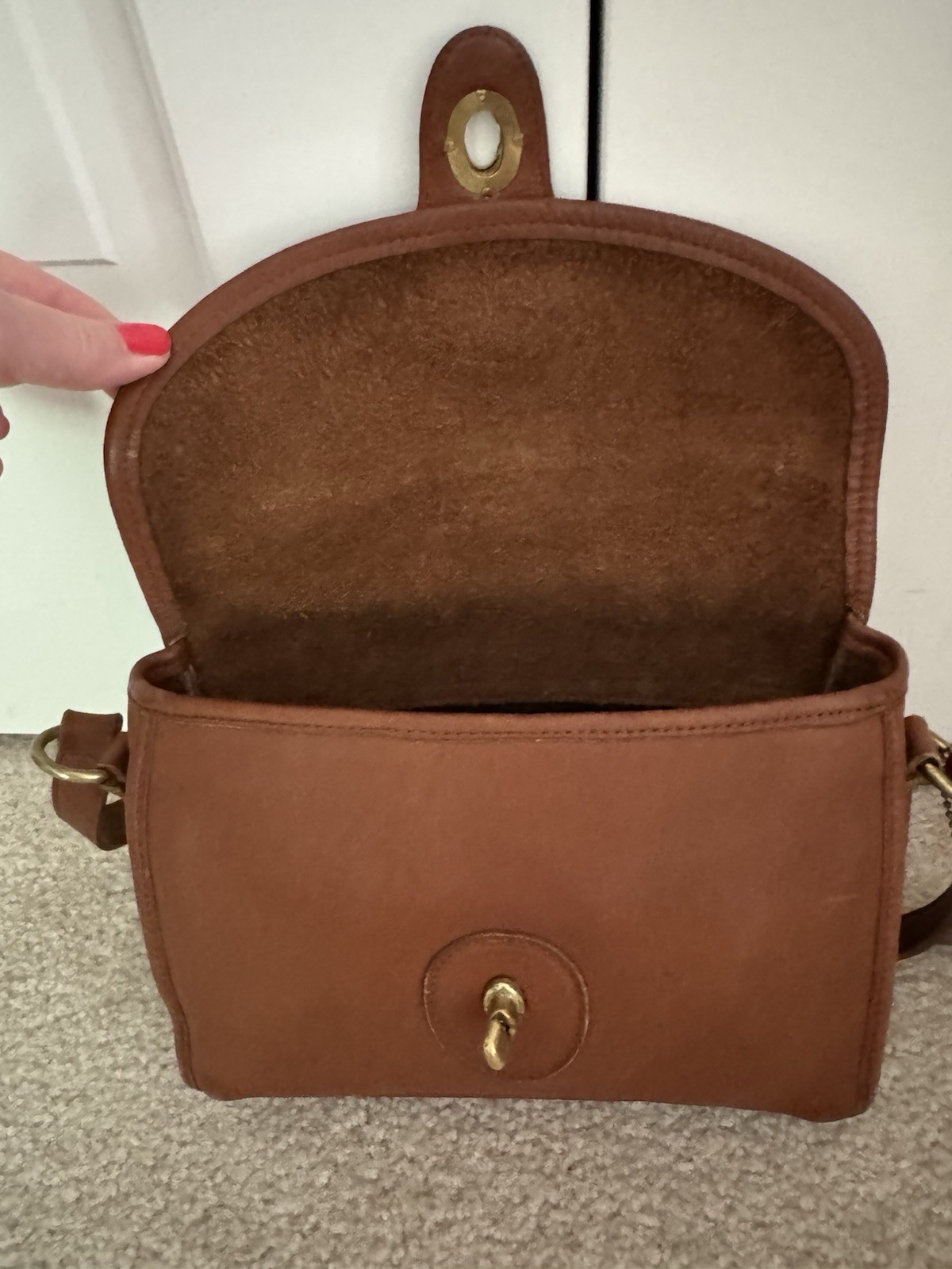 Vintage Coach Bag Devon 9908 Crossbody Shoulder British Tan Leather & Brass