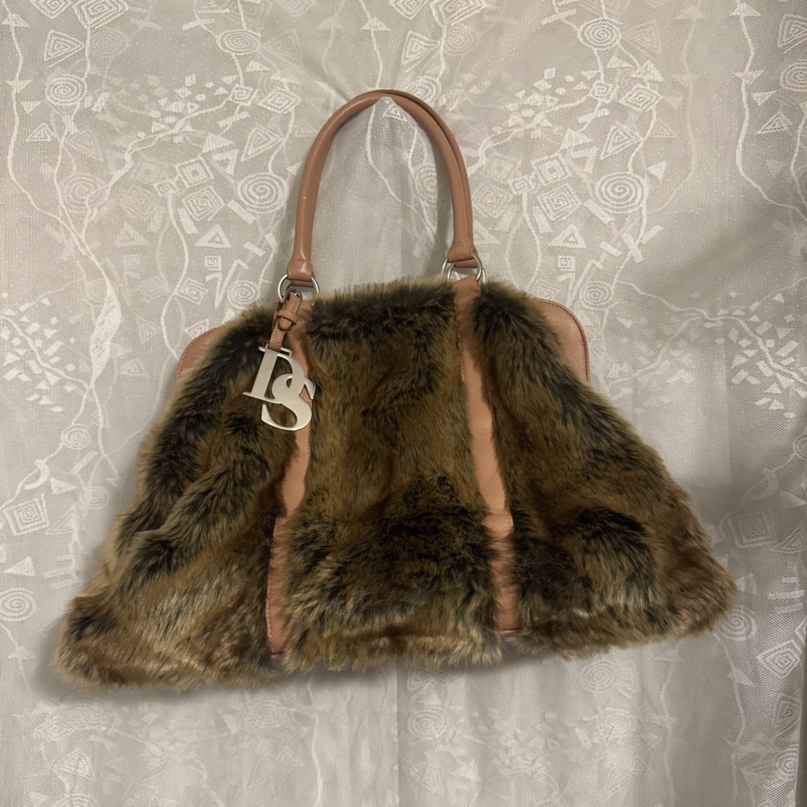 DS BRAND FAUX FUR LARGE SATCHEL PURSE/BAG 20″x15”