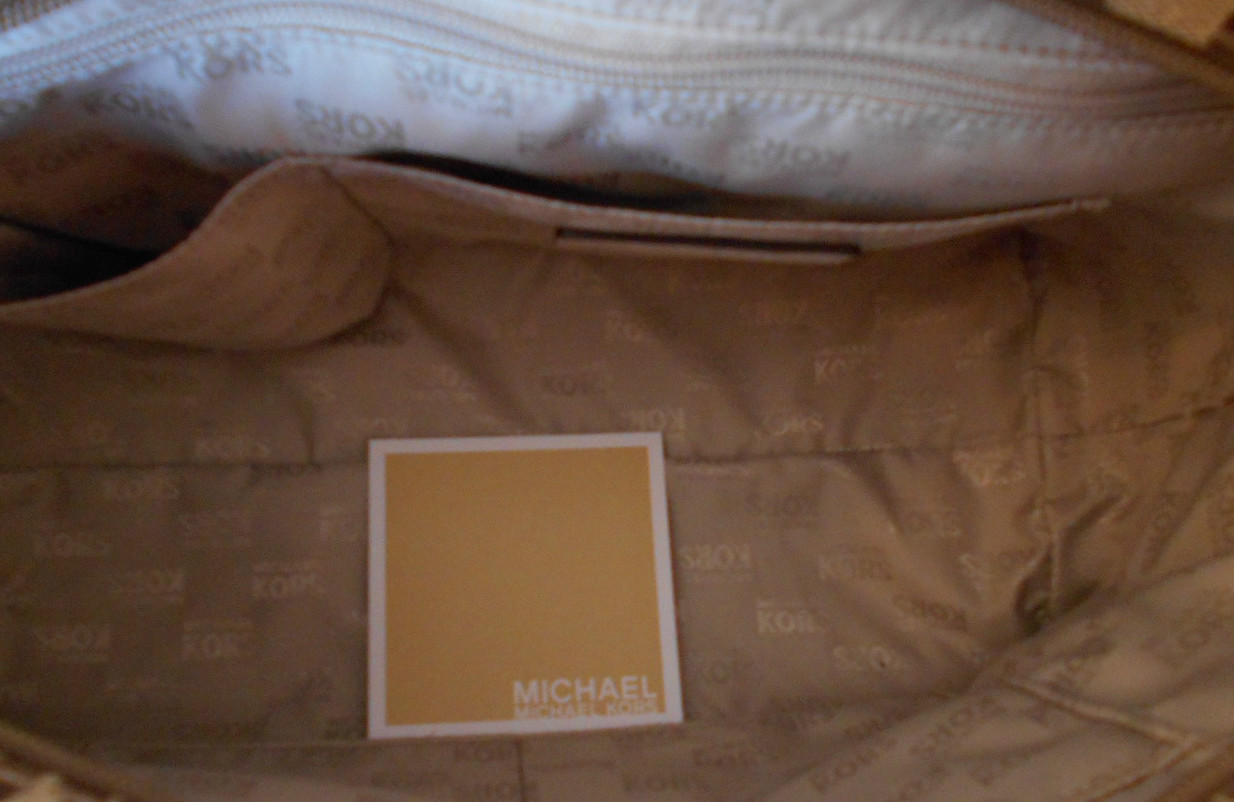 NWT MICHAEL KORS KHAKI SIGNATURE WHITE LEATHER ZIP STUD SHOULDER HAND BAG TOTE