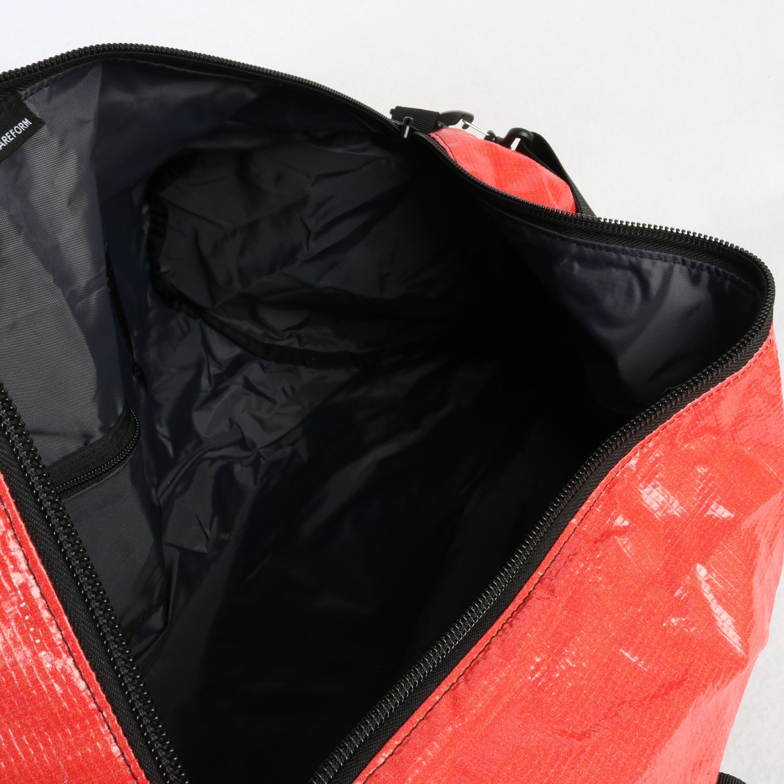 NWT NEW RAREFORM CALIFORNIA WEEKENDER DUFFLE GYM BAG TOTE BILLBOARD BAG VISION