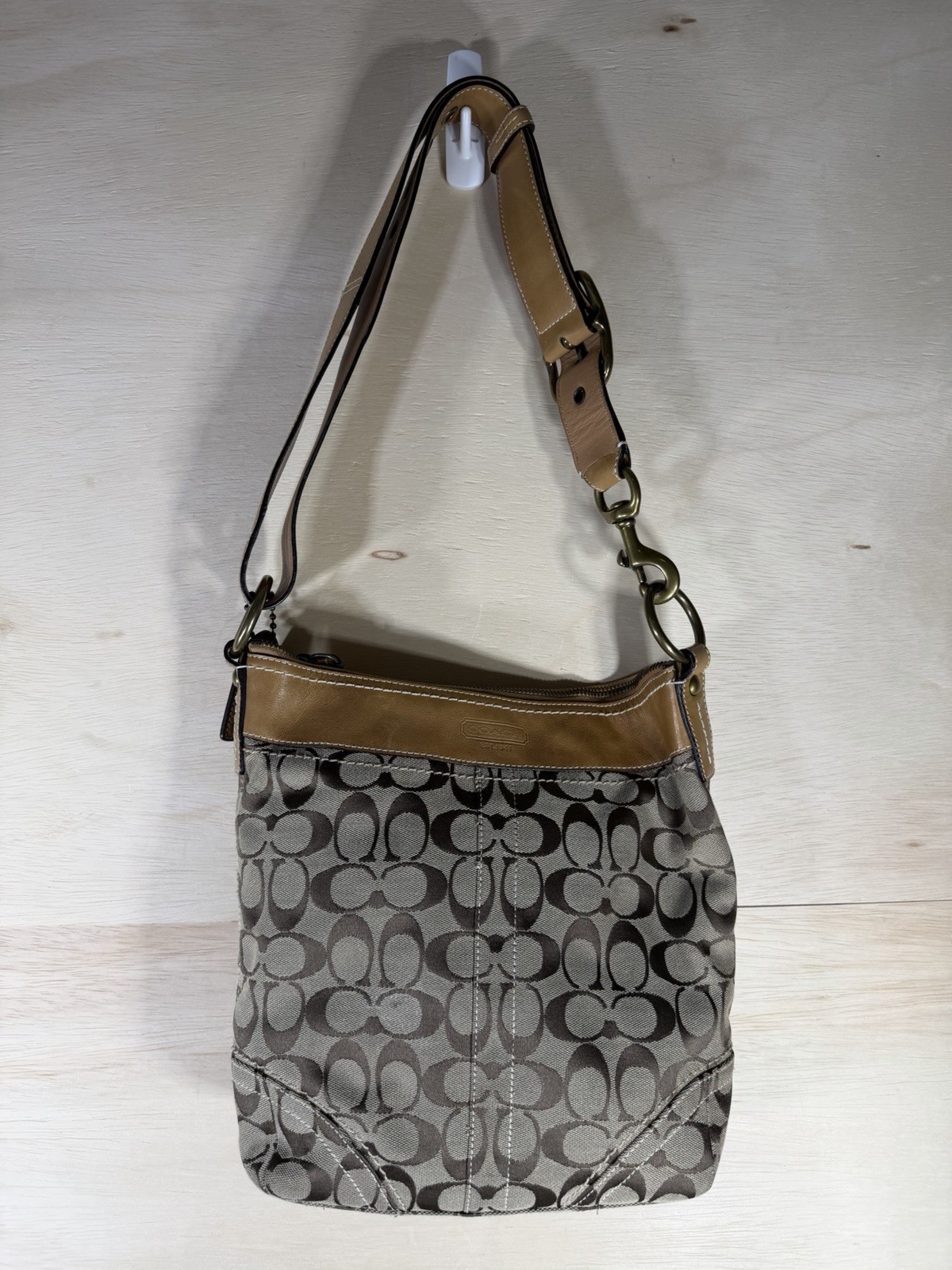 COACH Vintage Signature Medium Duffle Bag 10403 Camel Khaki Swing Pack Purse