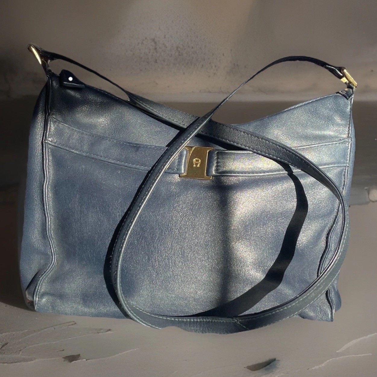 Vintage 80s/90s ETIENNE AIGNER Navy Blue Leather Classic Shoulder Bag