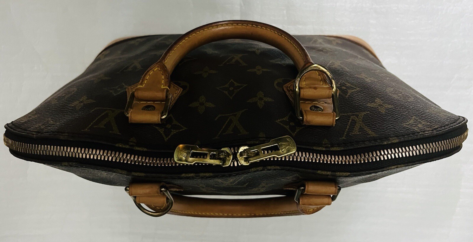 Louis Vuitton Monogram Alma PM Handbag Browns Canvas Bag – GOOD