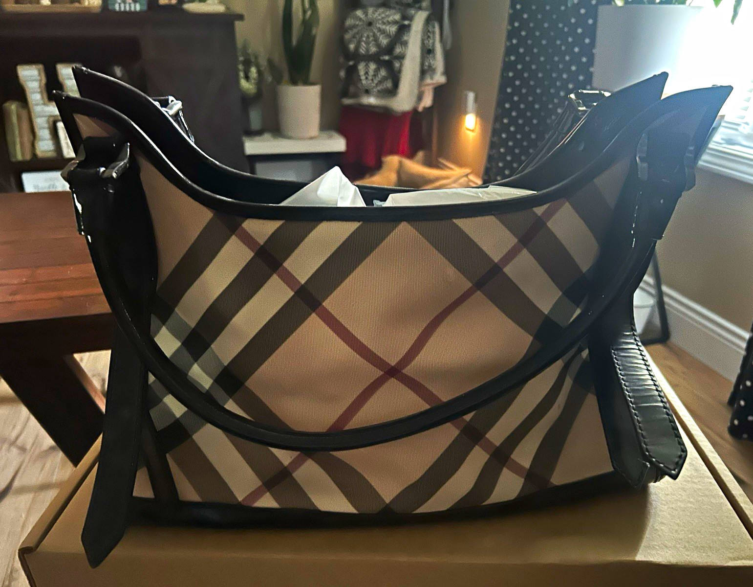 Burberry Beige/Black Plaid Medium Shoulder Bag Zip Closure Detachable Strap