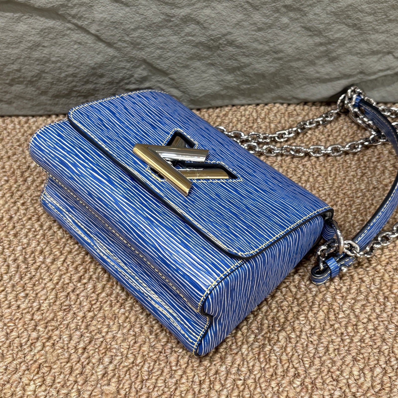 Louis Vuitton Twist Pm Blue Epi (jd1009a4)