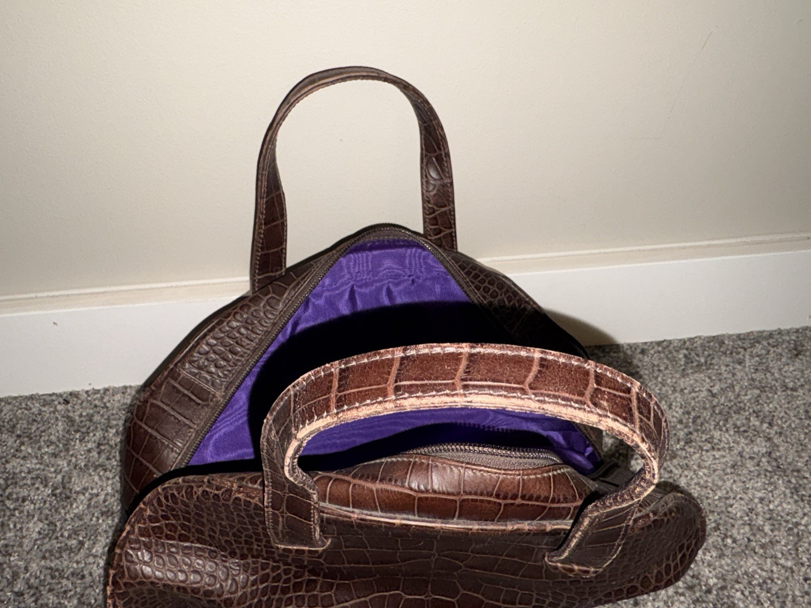 Neiman Marcus Brown Croc Embossed Zip Satchel Top Handle Double Handles Pockets