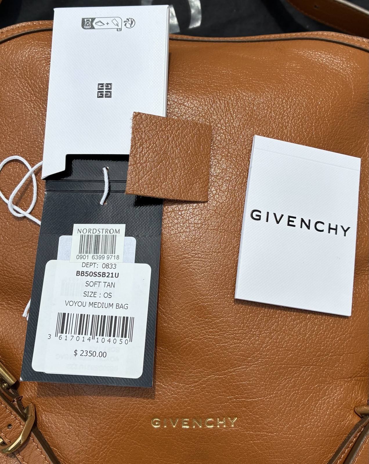 GIVENCHY MEDIUM VOYOU BAG IN GRAINED SOFT TAN LEATHER W/GOLD HARDWARE NEW *$2450
