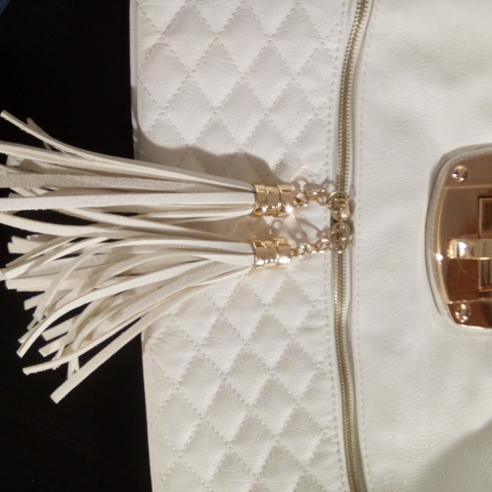 Imoshion White Quilted Purse- Tassels On Front Zippers/Golden Chain Handle