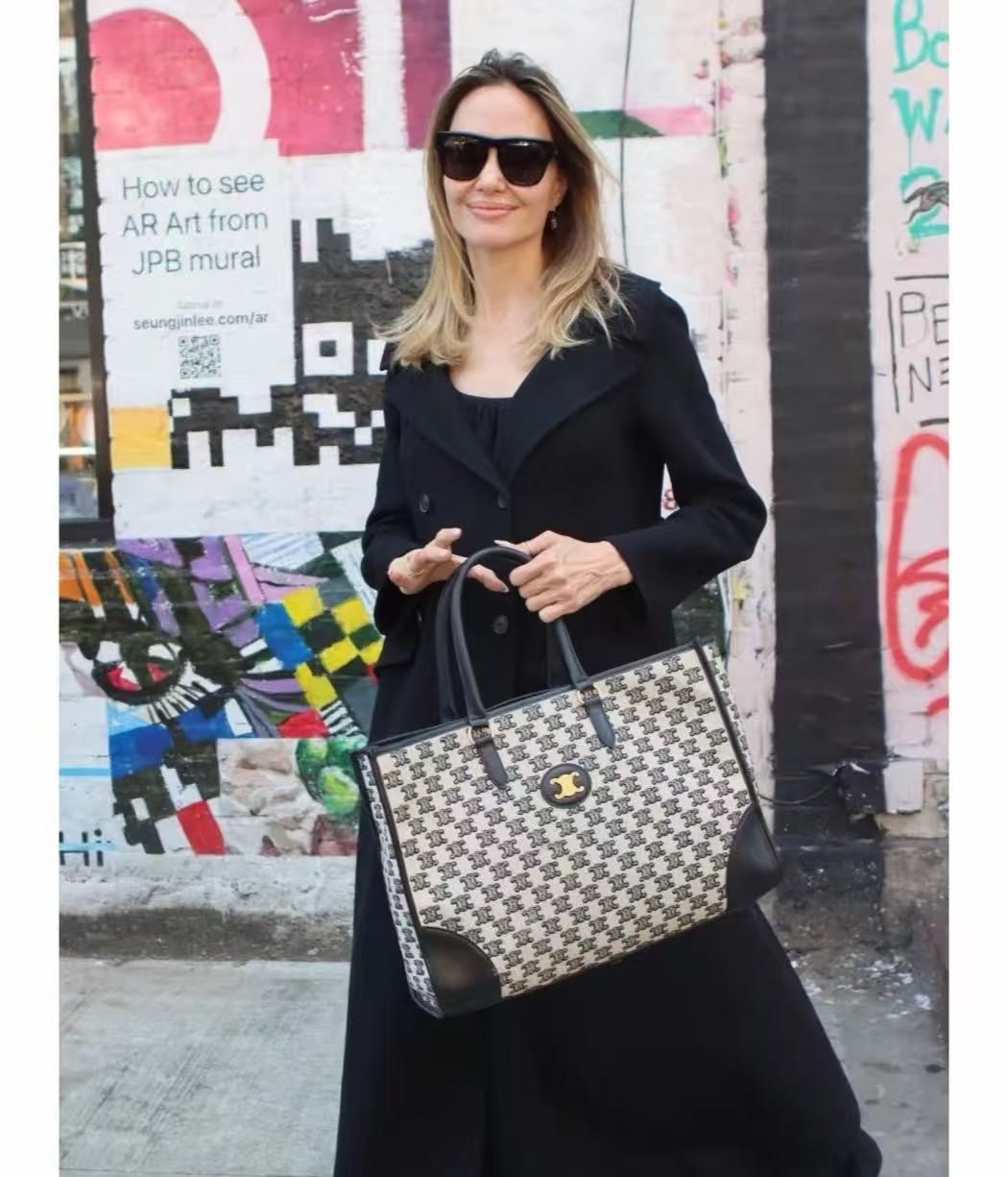 CELINE Horizontal Cabas Tote Triomphe Canvas auth