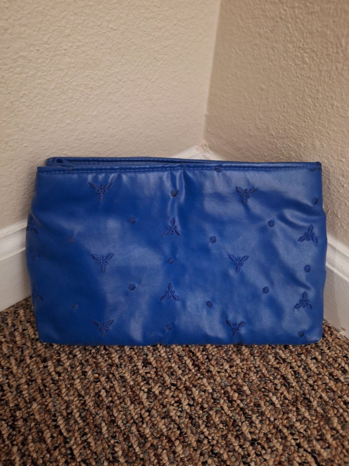 Vintage Holiday Fair, Leather with Embroidery Detail Women’s Royal Blue Clutch