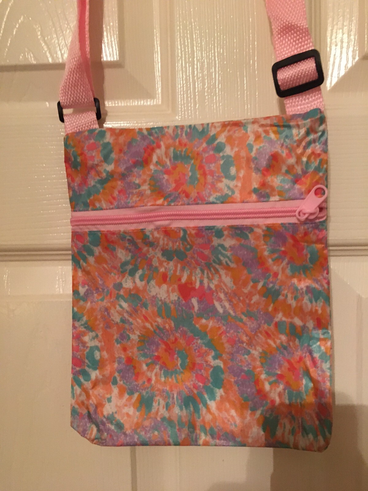 Juncture Pink Floral design Crossbody Bag Sac adjustable strap 8 X 9 1/2 inches