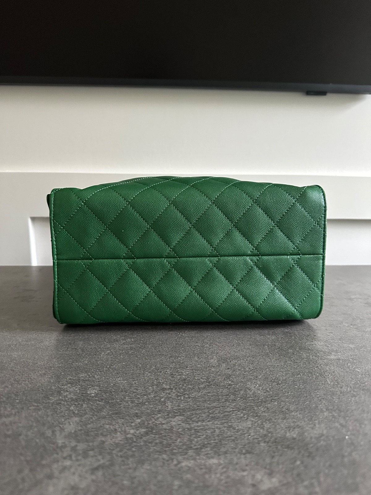 NIB Auth CHANEL 25 Small Hobo Bag Green Caviar Leather GHW 26A
