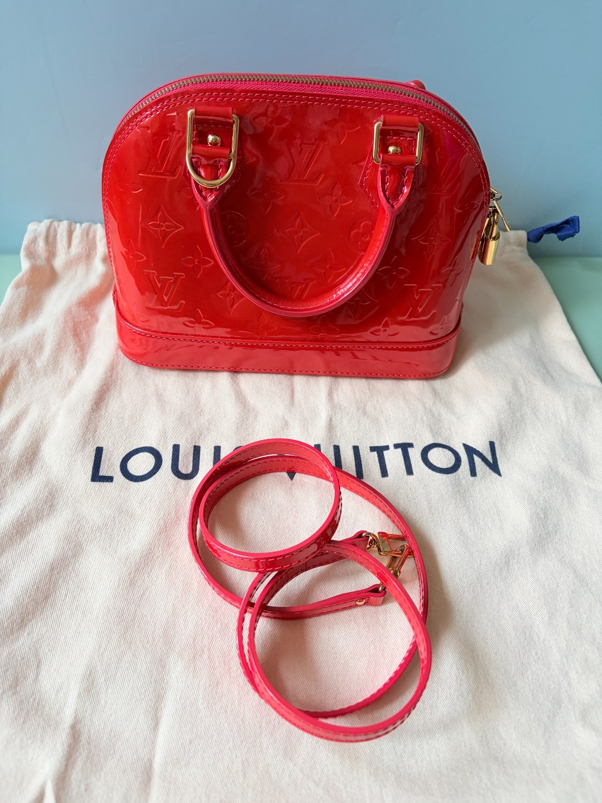 ✨ Authentic Louis Vuitton Alma BB Red Vernis Leather Bag W Dust Bag-M91698