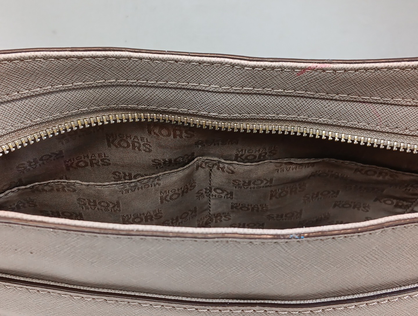 Michael Kors Purse Clay Gray Saffiano Leather Cross Body Bag W Charm Logo