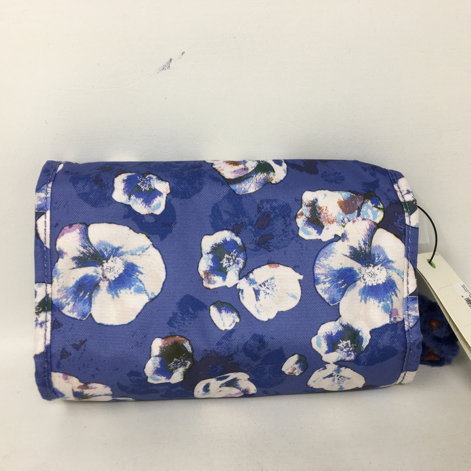 Kipling KI1479 4HN Daisee Winter Bloom Crossbody Bag, Size 8″x4.25″x4″ – Blue