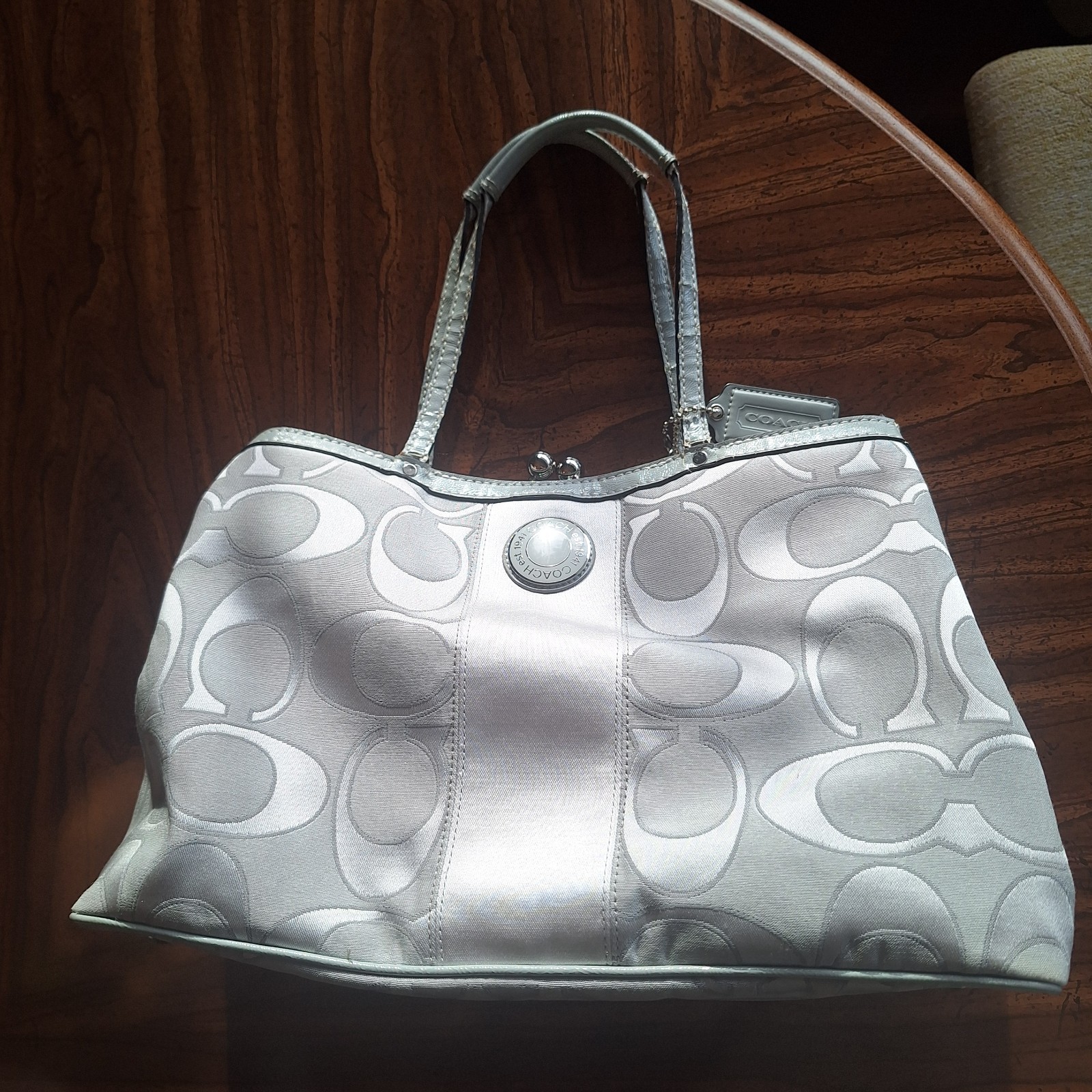 Coach F19460 Signature Stripe Sateen Kisslock Tote Bag Silver Grey Op Art