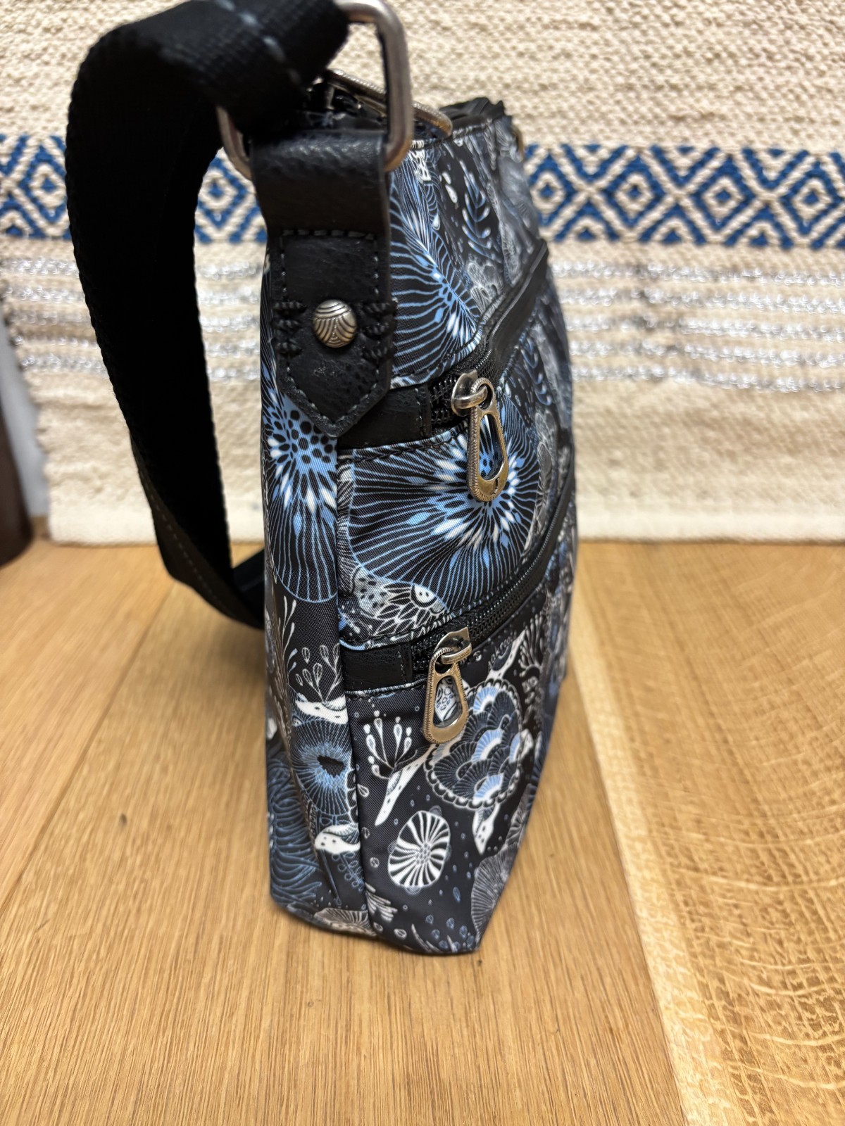 Sakroots Artist Circle Basic Crossbody bag Midnight Seascape