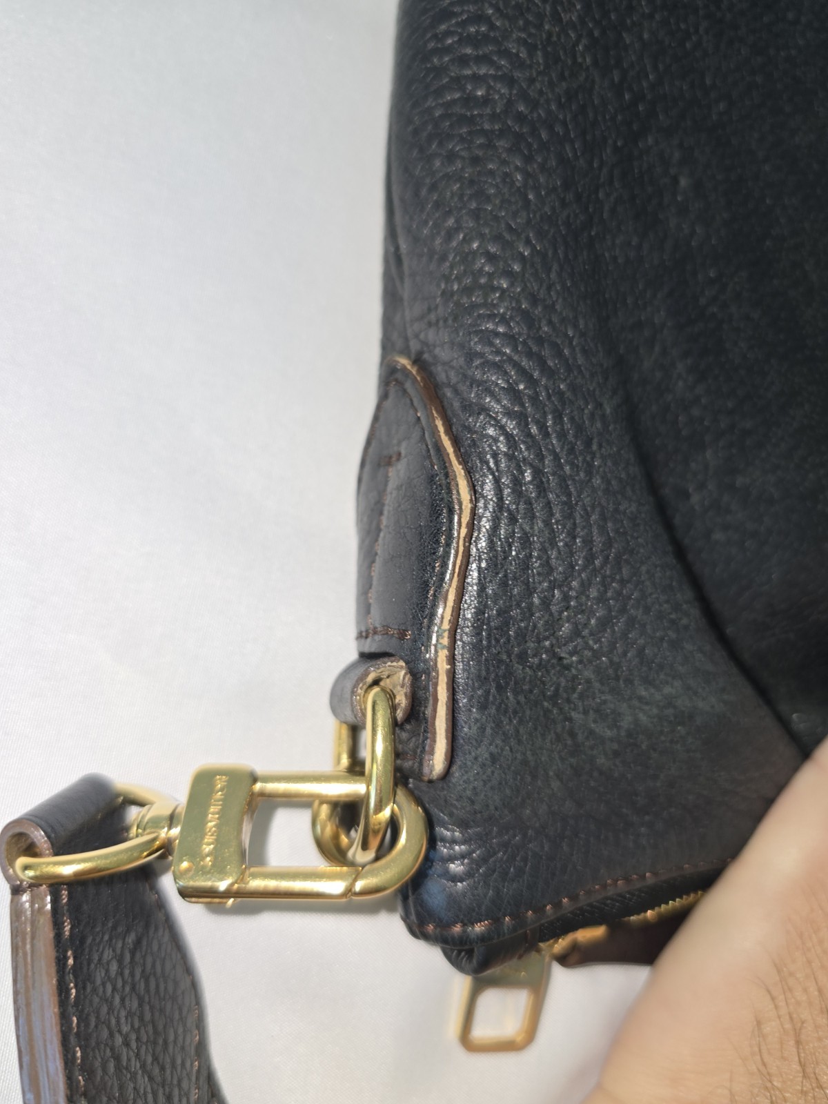 Authentic Louis Vuitton Mahina Selene MM Noir Leather Crossbody Shoulder Bag