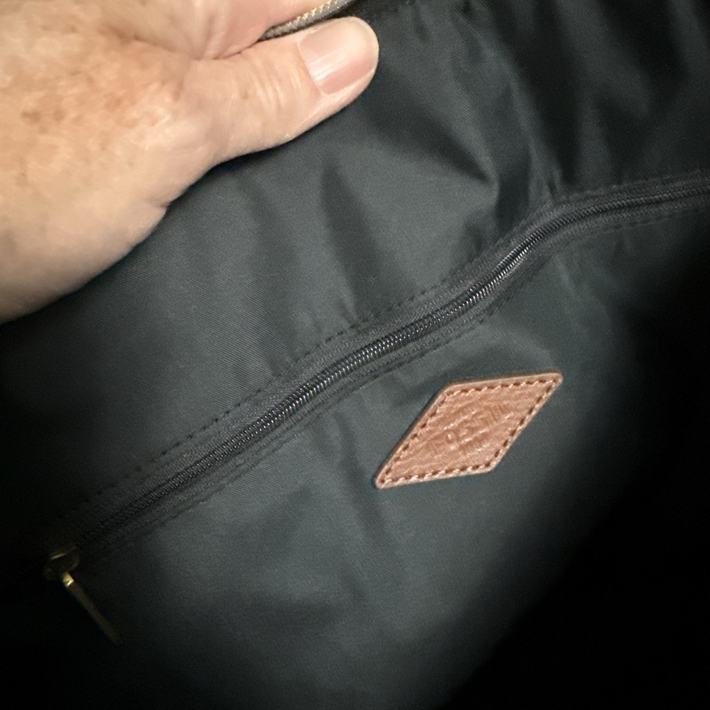 Fossil Black Brown Tote Bag Zip Closure Double Handles Lined Inner Pockets