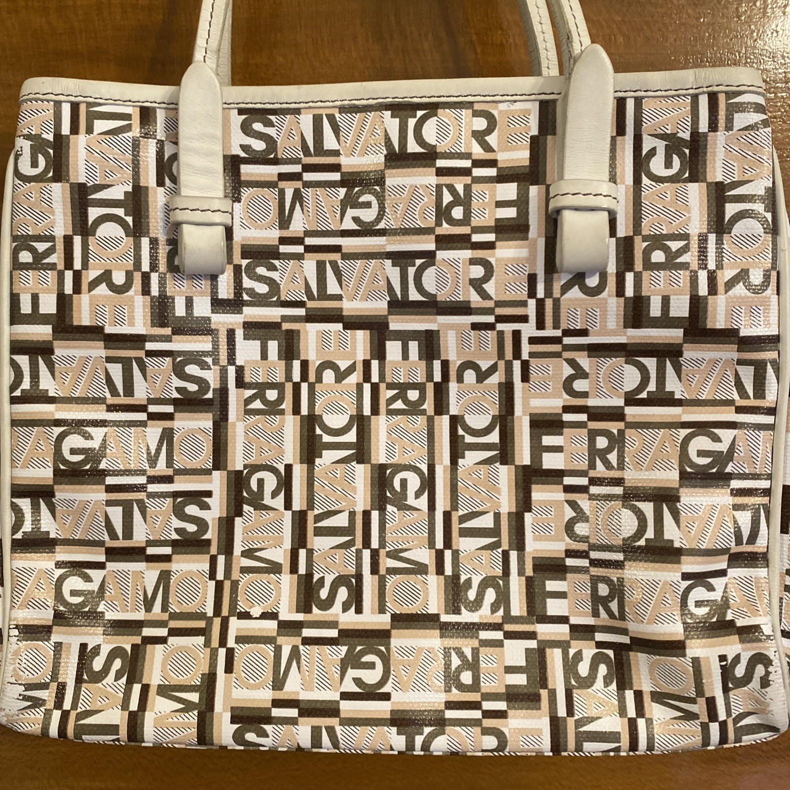 Salvatore Ferragamo Bianco Leather Handbag White Multi-Color Women’s Used
