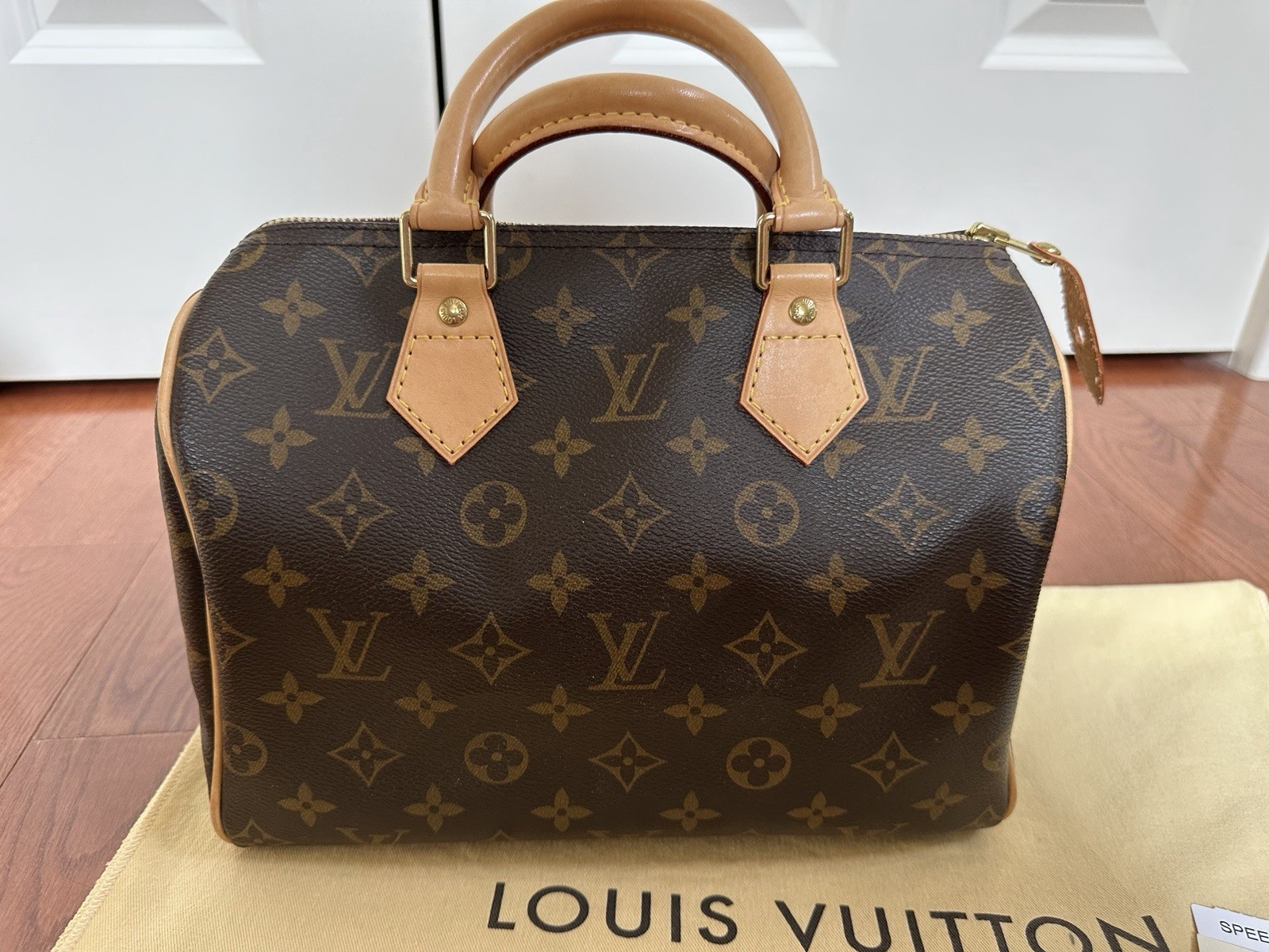 Gently Carried Authentic LOUIS VUITTON Speedy- CLASSIC!!