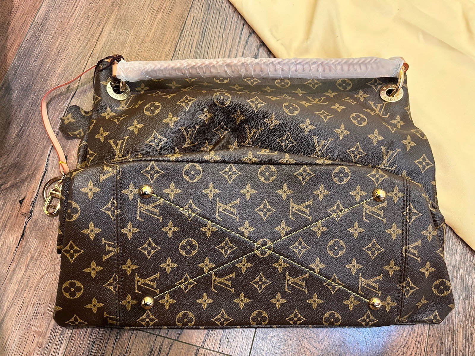 Louis Vuitton Artsy Shoulder Bag MM Brown Canvas