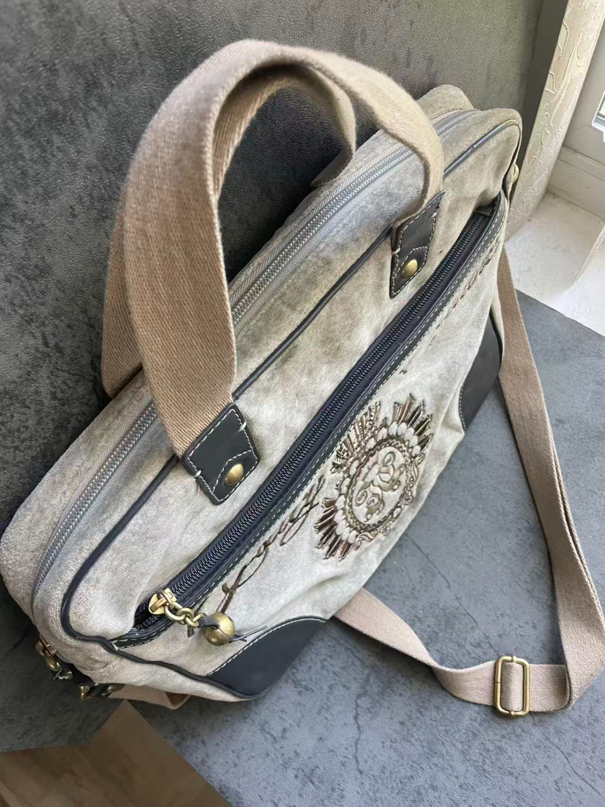 Vintage Y2K Juicy Couture Velour Laptop Bag Grey Crown Embroidery Messenger Bag