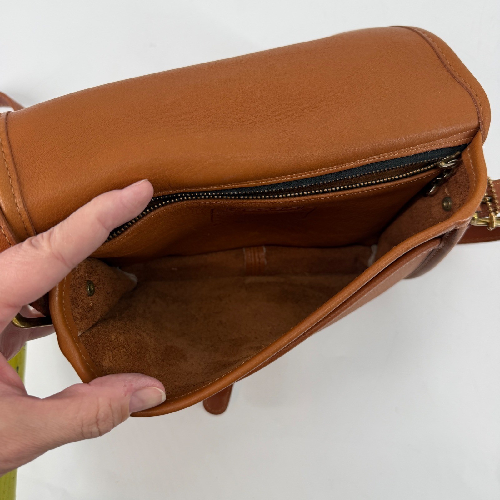 Vintage Coach Saddle Pouch British Tan Leather NYC Crossbody Bag