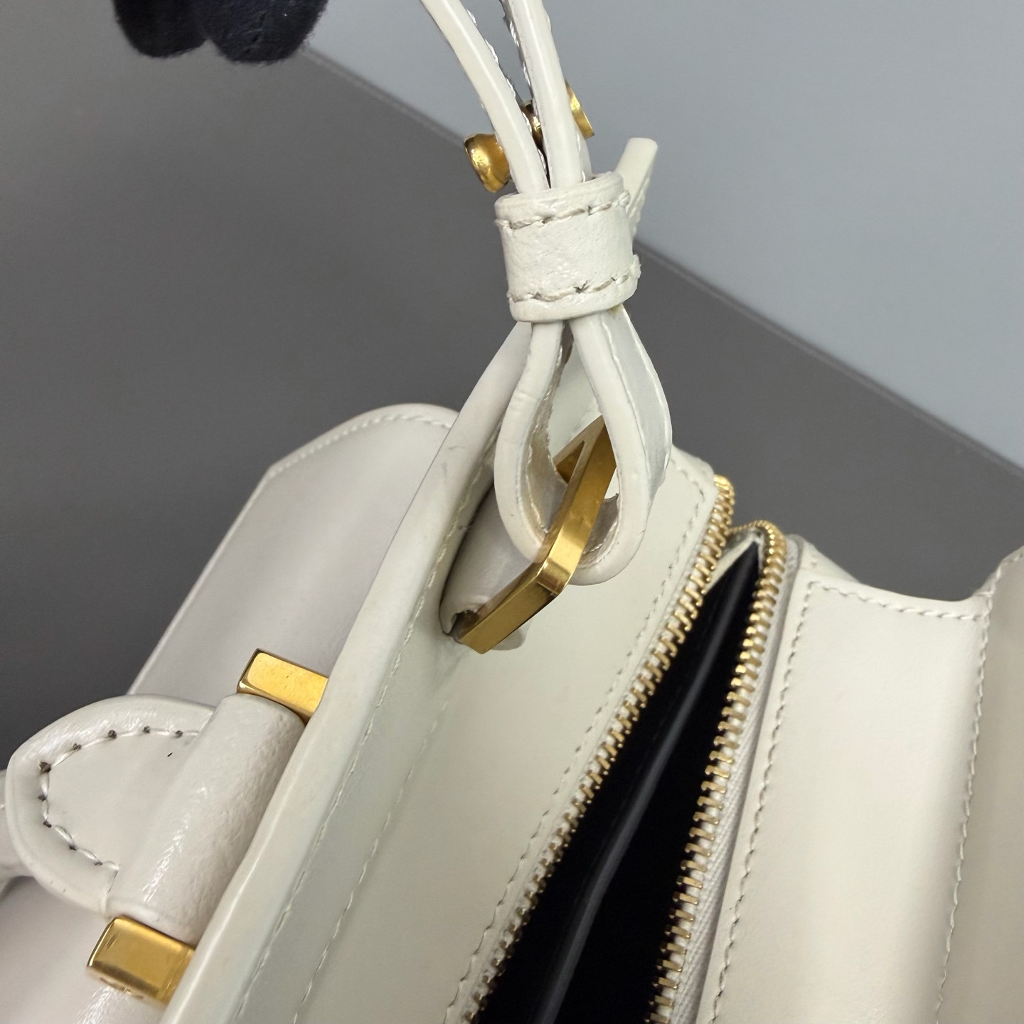 Authentic Saint Laurent Uptown Tote Smooth Calfskin Tote White Gold-Tone eBay AG