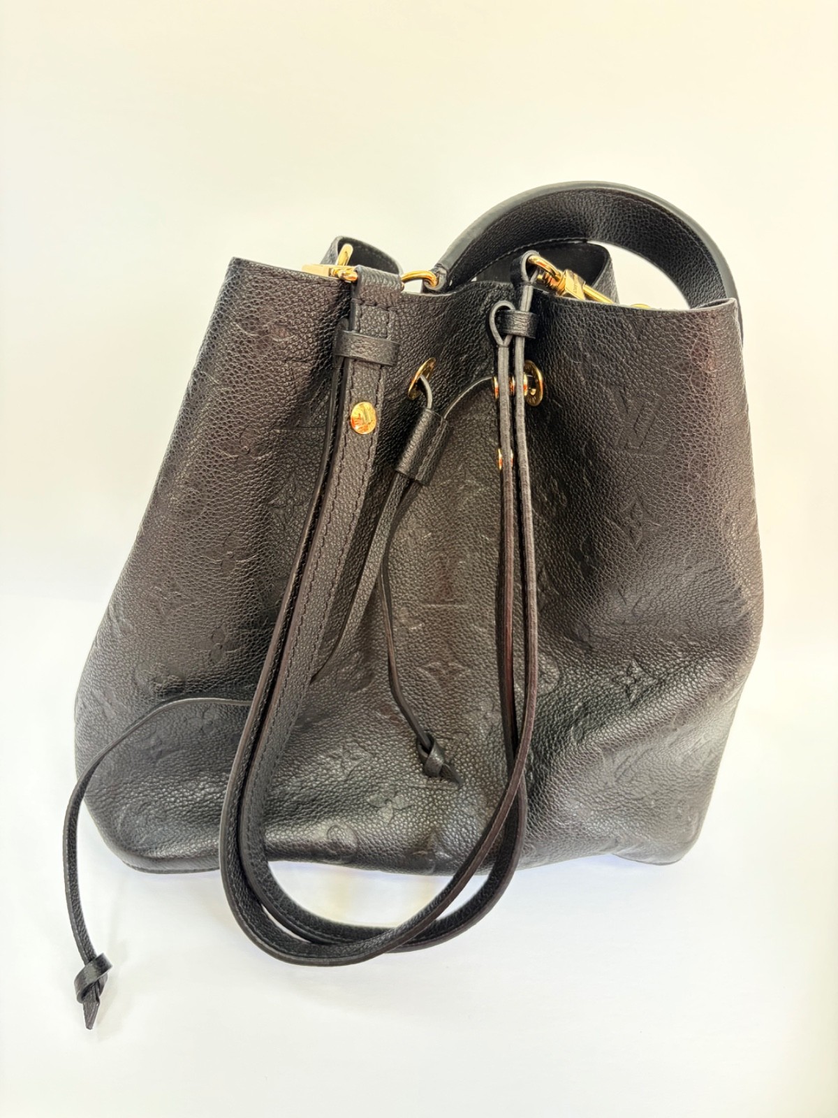 Louis Vuitton Noé Shoulder Bag MM Black Leather