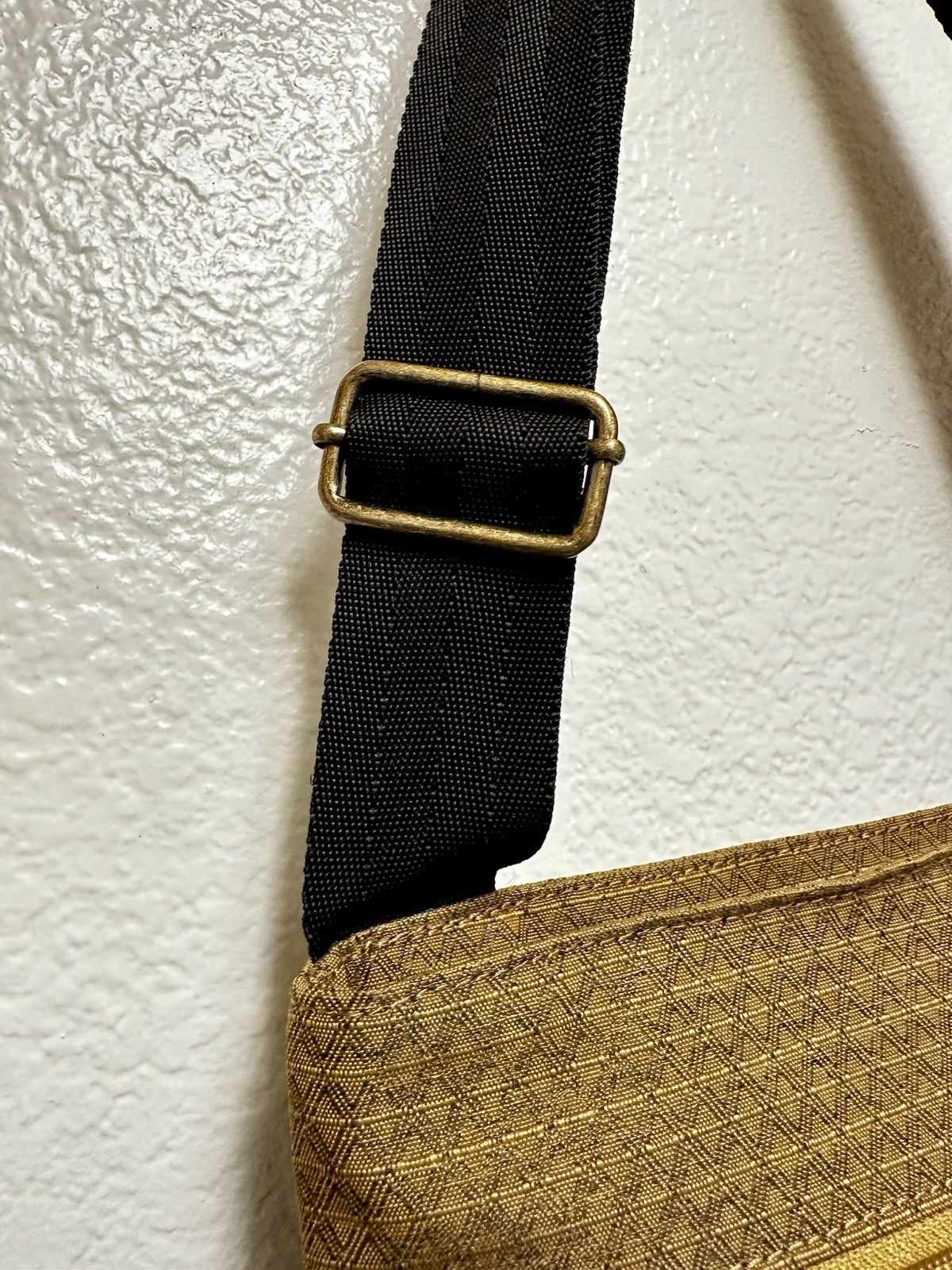 RARE Dakine Jo Jo Crossbody Messenger Bag Light Brown w/ Nature Print Lining