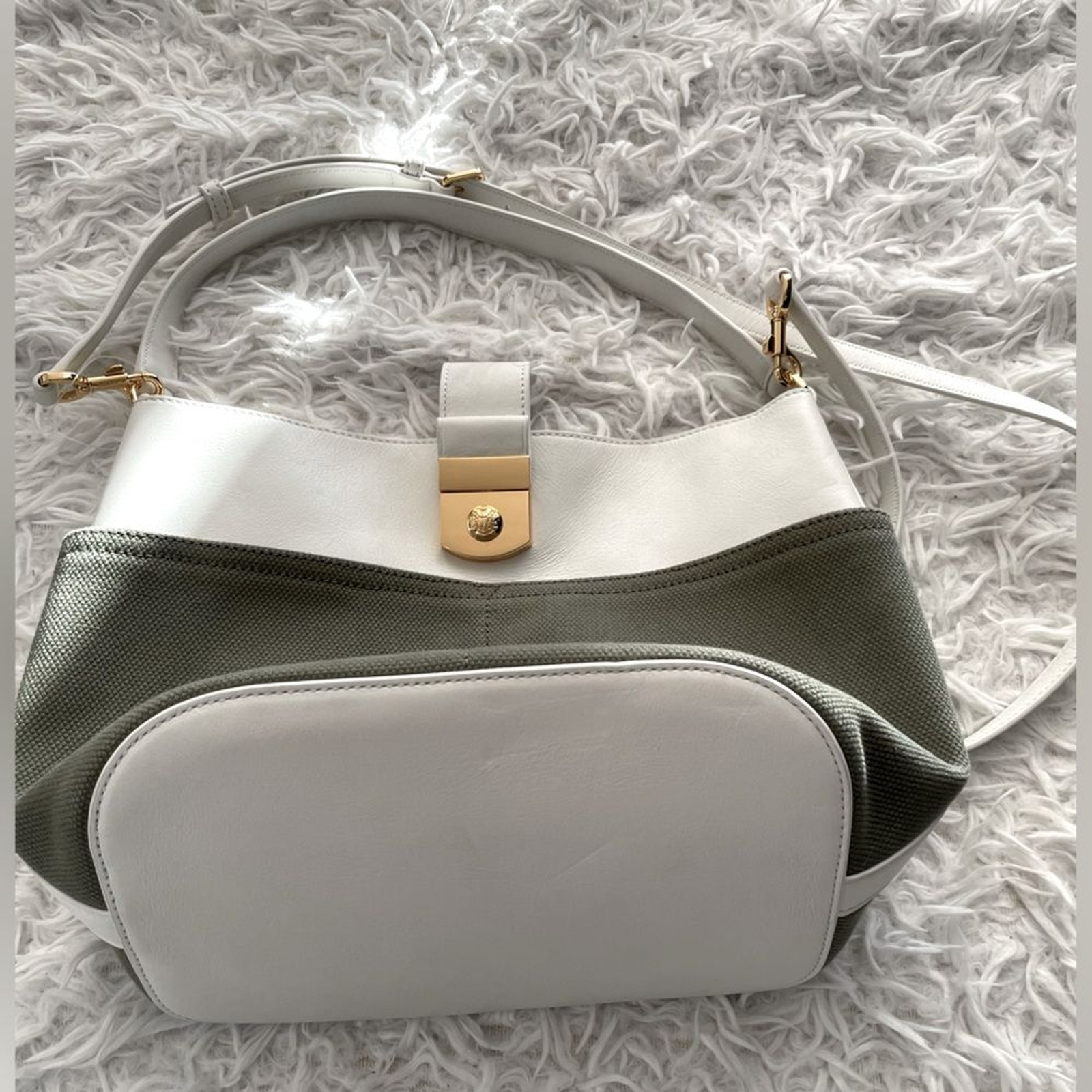 RRP US$548 NEW Veronica Beard Small Suede Crest Lock Bucket Bag green white