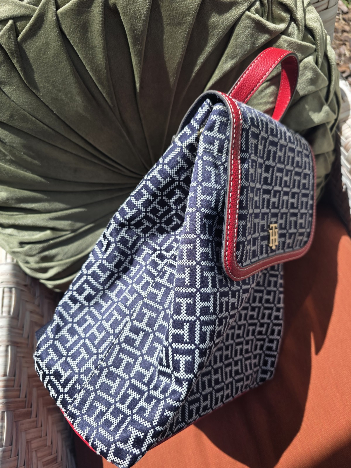 Tommy Hilfiger Women’s Navy Blue Jacquard Backpack Red Trim Excellent Condition