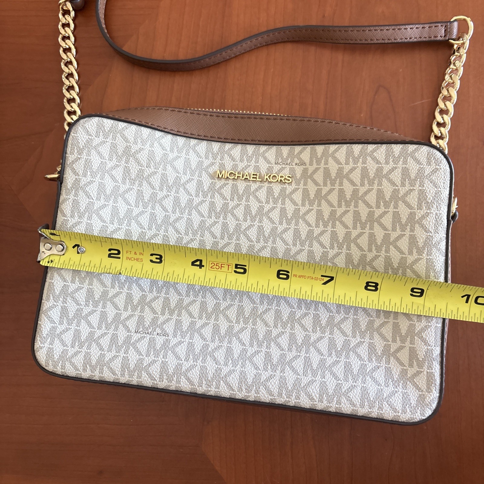 Michael Kors Jet Set Large Crossbody Purse – 9.5in x 6.5in – Vanilla – Excellent