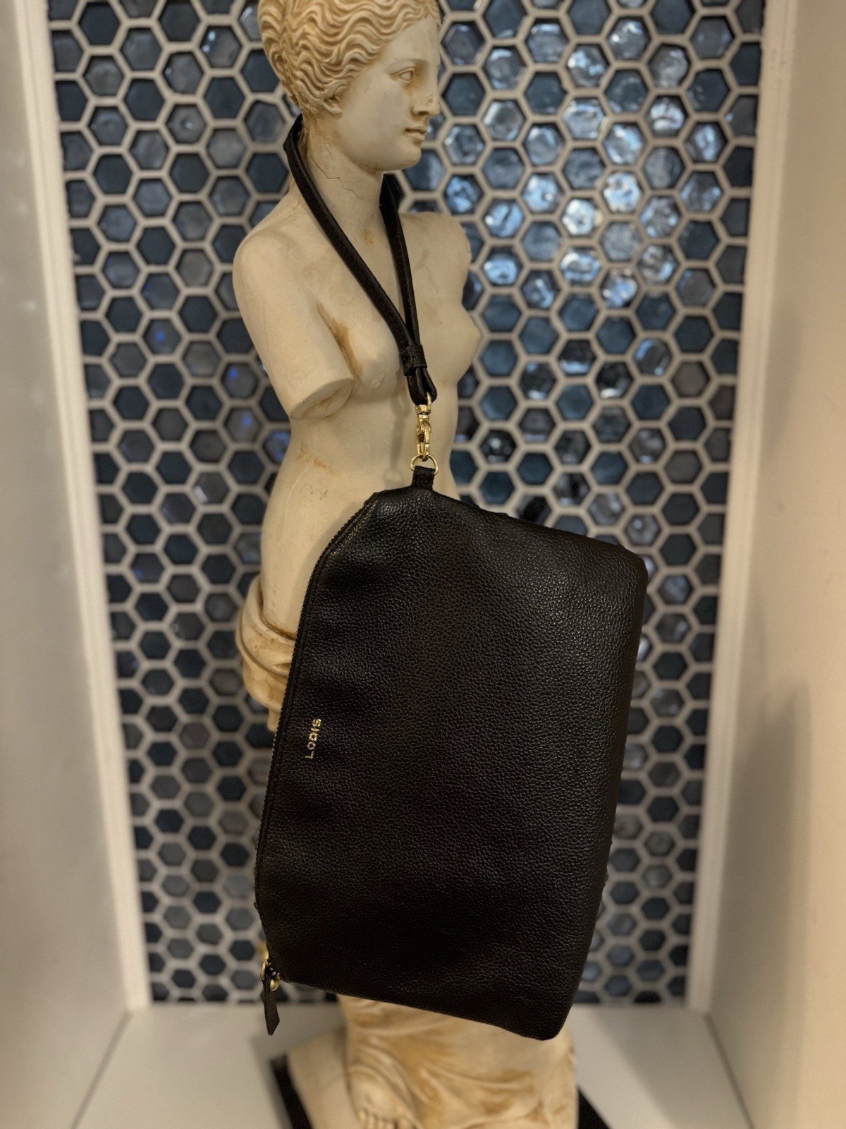 Ladies Lodis 9.5 W X 6 3/4″H Black Pebble Leather Wristlet/Clutch EUC 🔥