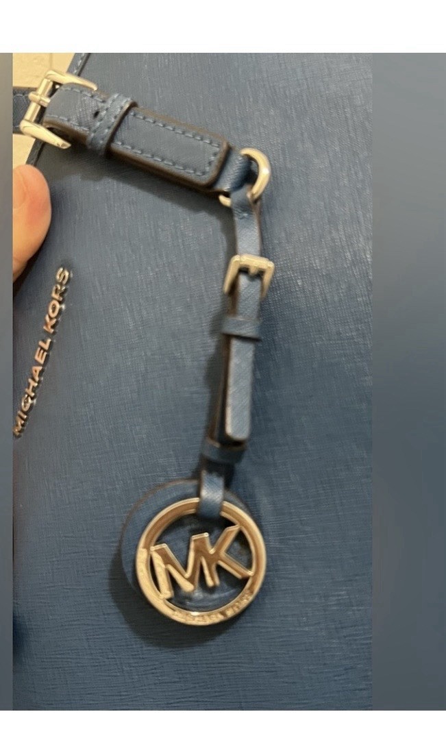 Michael Kors Blue ToteBag – One call out on one handle piping. See last photo.