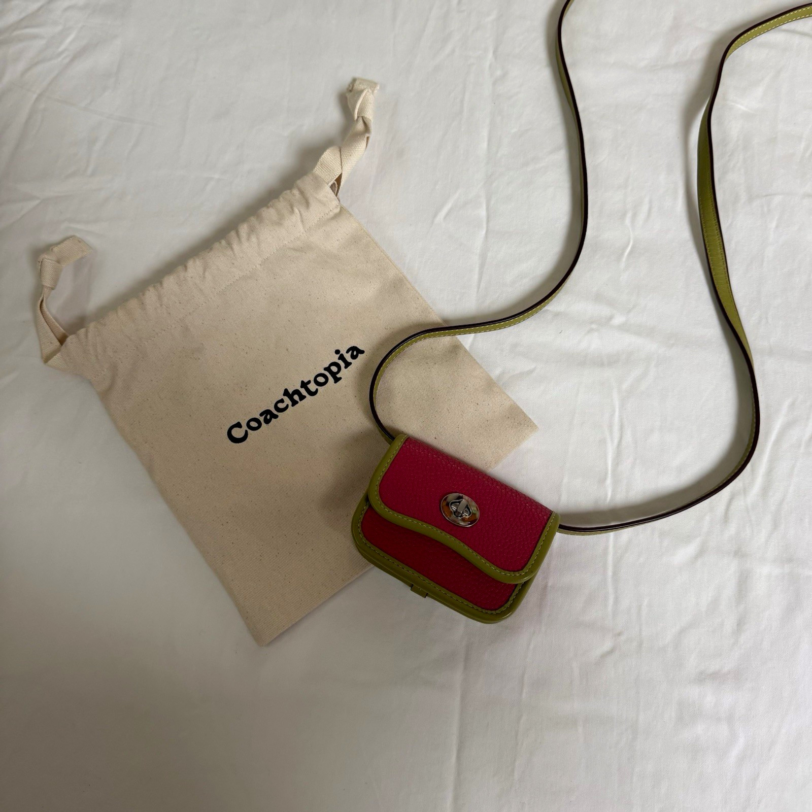 RARE Coachtopia Crossbody Wavy Wallet in Lime/Strawberry Haze + dust bag
