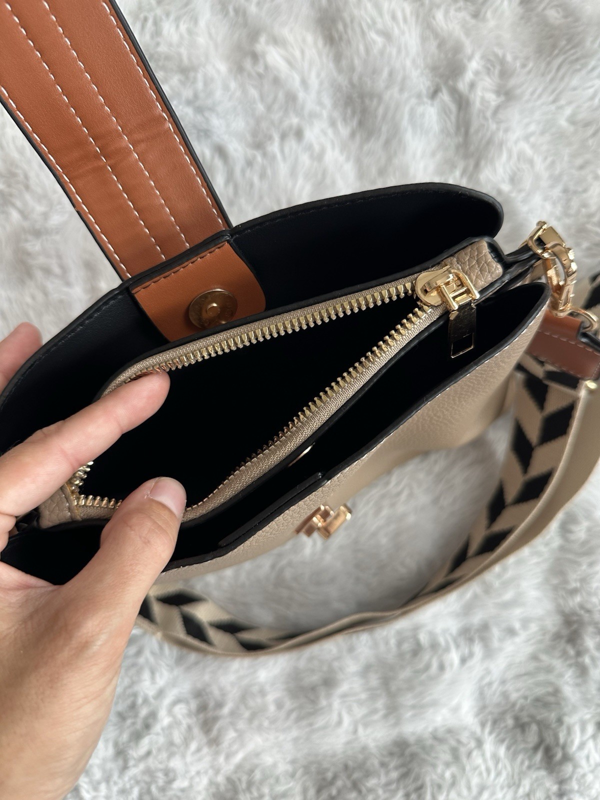 Beige Crossbody Bag, Geometric Strap, Zip/Magnetic, Gold Hardware
